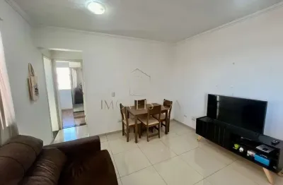 Apartamento semimobiliado, face leste e com vista livre