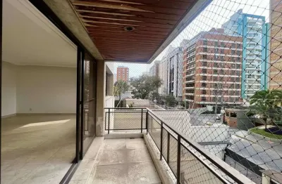 Apartamento à venda com 4 quartos pronto pra reforma no miolo do cambuí