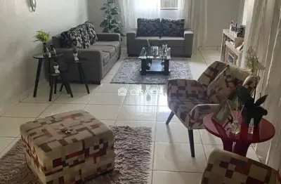 Casa de 3 quartos sendo 1 suíte localizado na 2 etapa do bairro santa isabel ric