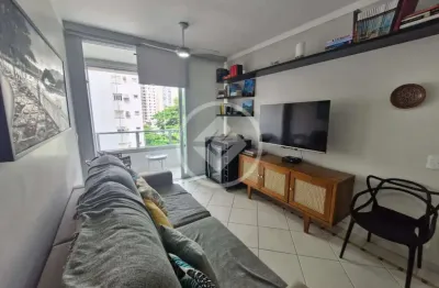Apartamento reformado com varanda e vista p mar astúrias guarujá sp codigo: 109107