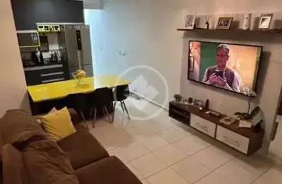 Casa sobreposta baixa com 2 dorms, 2 wc (1 suíte), mobiliada com espaço gourmet! codigo: 110382