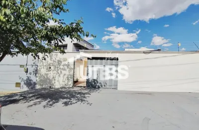 Vendo casa de 2 quartos uma suite no  setor faiçalville goiania