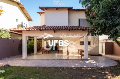 Casa em condomínio fechado com 3 quartos à venda na Rua SB 9, 333, Loteamento Portal do Sol I, Goiânia