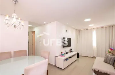 Apartamento à venda na Vila Rosa, 2 quartos (1 suíte), 2 vagas, próximo ao Assaí e Buriti Shopping.