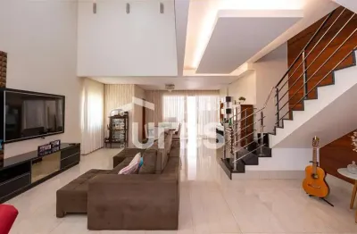 Sobrado de Esquina no Alphaville Araguaia – Sofisticação e Lazer Completo