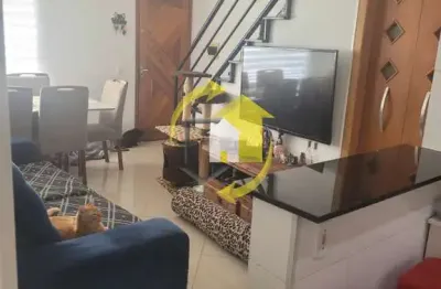 Sobrado em condomínio fechado - 76 m² - 2 dorm. - 2 vagas - com churrasqueira