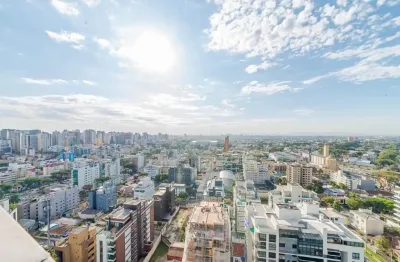 Duplex de alto padrão no água verde – 239m²  este belíssimo duplex está localizado no desejado bairro água verde, unindo espaço, conforto e lazer completo.   características do imóvel:  •239m² privati