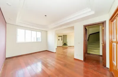 Duplex de alto padrão no água verde – 239m²  este belíssimo duplex está localizado no desejado bairro água verde, unindo espaço, conforto e lazer completo.   características do imóvel:  •239m² privati