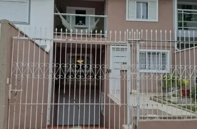 Sobrado com 216m2 no tarumã, 4 quartos, 1 suíte , 3 garagens, 02 churrasqueiras.