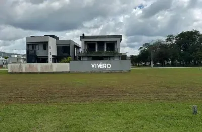 Excelente terreno no condomínio caledônia em camboriú próximo da entrada