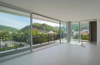 Brava Aikon com 3 suítes e 3 vagas de garagem na Praia Brava de Itajaí