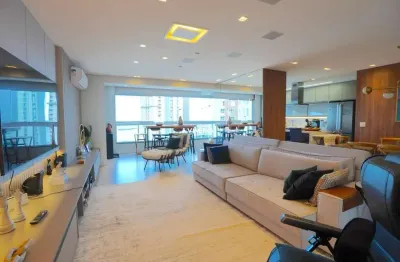 Apartamento no bairro Fazenda em Itajaí com 3 suítes, 163 m² e vista para a Beir