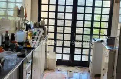 Casa com 2 quartos à venda na laissez puya pesciotto, 163, parque fazendinha, campinas, 180 m2 por r$ 450.000