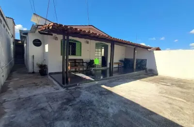 Casa com 3 quartos à venda na professor ubiratan viana novais, 220, vila maria, lagoa santa por r$ 380.000