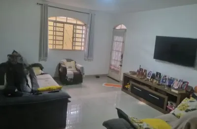 A&m imóveis vende excelente casa no centro de são sebastião