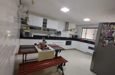 A&m imóveis vende excelente casa no setor de mansões