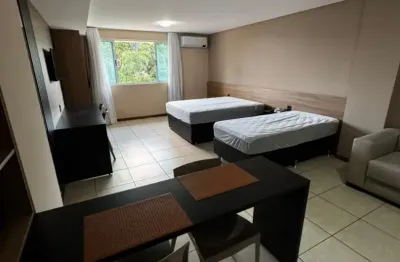 Flat todo mobiliado para venda em manaira, em prédio frente mar com excelente infra estrutura