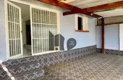 Casa térrea com clima de casa de vó e quintal perfeito para reunir a família