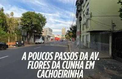 Apto com sacada ao lado do colégio ined e a poucos metros da avenida flores da cunha