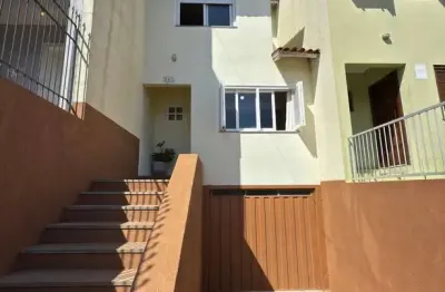 Sobrado à venda em gravataí, diva lessa de jesus, com 2 quartos, com 112 m²
