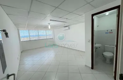 Sala comercial para alugar na Rua Abílio Moreira de Miranda, 45, Imbetiba, Macaé