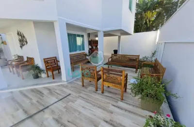 Casa com 6 quartos para alugar na Rua Doutor Ronald de Souza, Cancela Preta, Macaé