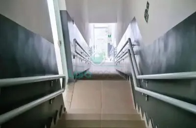 Sala comercial para alugar na Rua Tenente Rui Lopes Ribeiro, 72, Centro, Macaé