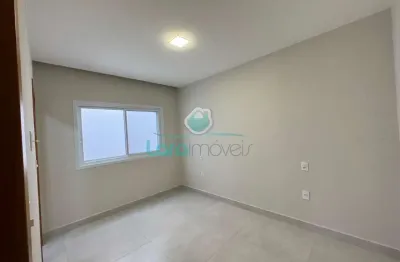 Casa com 3 quartos para alugar na Avenida Ver. Roberto Garrido De Souza, 107, Mirante da Lagoa, Macaé