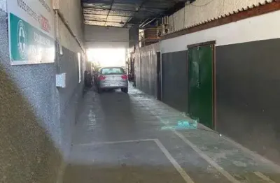 Atlântica imóveis tem excelente galpão para locação no sol e mar, macaé por r$ 8000/mês -