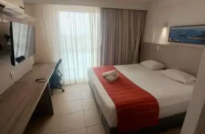 Atlântica imóveis tem excelente flat com 1 dormitório à venda, 28 m² por r$ 210.000,00 - imbetiba - macaé/rj.