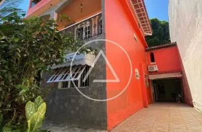 Atlântica imóveis tem excelente casa com 4 dormitórios à venda, 168 m²- jardim santo antônio - macaé/rj.