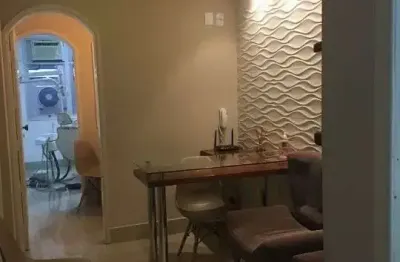 Atlântica imóveis tem excelente sala à venda no centro, macaé/rj.