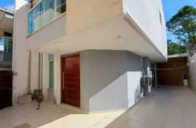 Atlântica imóveis tem excelente casa com 3 dormitórios à venda, 112 m² - mirante da lagoa - macaé/rj.
