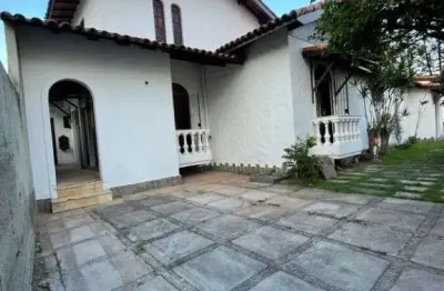 Atlântica imóveis tem excelente casa à venda, 210 m² nos cavaleiros, macaé/rj.