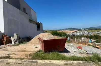 Atlântica imóveis tem excelente terreno à venda, 534 m² - vale dos cristais - macaé/rj. terreno declive e sol nascente.