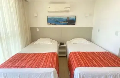 Atlântica imóveis tem excelente flat com 1 dormitório à venda, 28 m² por r$ 200.000,00 - imbetiba - macaé/rj.