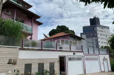 Atlântica imóveis tem excelente casa à venda na glória, macaé/rj por r$ 1.100.000,00