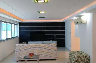 Atlântica imóveis tem excelente cobertura com vista para o mar e serra na praia campista, macaé/rj por r$ 1.800.000,00.