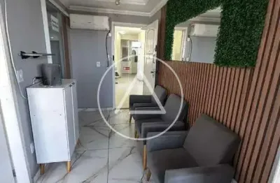 Atlântica imóveis tem excelente sala comercial no coração de macaé- rj