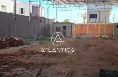 Atlântica imóveis tem excelente galpão em construção para locação, com 608 m², mezanino e 2 banheiros sociais.
