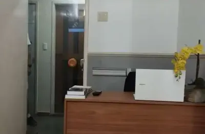 Atlântica imóveis oferece sala para fins comerciais, à venda r$ 110.000,00 centro, macaé/rj.