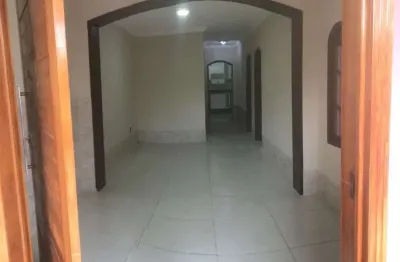 Atlântica imóveis tem excelente casa duplex à venda no parque aeroporto, macaé/rj por r$ 315.000,00.