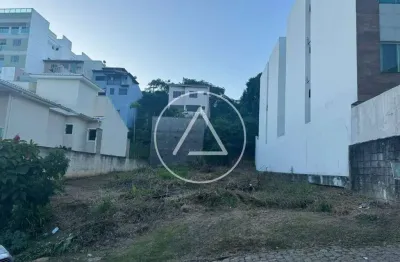 Atlântica imóveis tem excelente oportunidade de terreno plano à venda no jardim guanabara, macaé/rj por r$ 378.000,00.