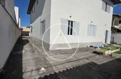 Atlântica imóveis tem excelente casa à venda, por r$900.000,00