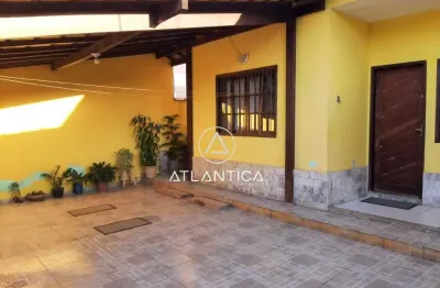 Atlântica imóveis tem excelente casa linear na enseada das gaivotas – rio das ostras/rj por $360.000,00.