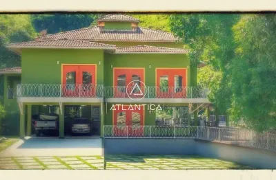 Atlântica imóveis tem excelente casa na serra de macaé/rj com 6 suítes para venda por $3.900.000,00 e para locação por $5.900,00 nos finais de semana.