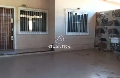 Atlântica imóveis tem excelente casa para locação, por r$ 2.600,00