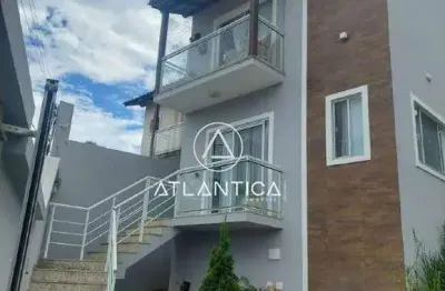 Atlântica imóveis tem excelente casa à venda no vale encantado, macaé/rj por r$ 750.000,00.