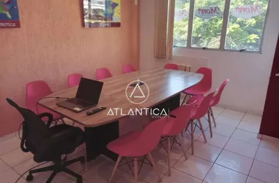 Atlântica imóveis tem excelente sala comercial à venda no centro, macaé/rj.