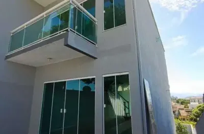 Atlântica imóveis tem excelente casa para locação, por r$ 3.000,00 - rio das ostras/ rj